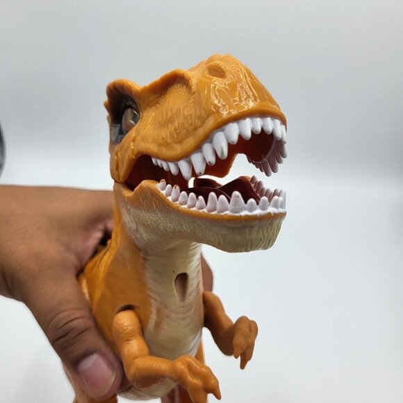 ZURU Robo Alive T-Rex Walking Robotic‎ Dinosaur with Sounds Scars Moves Walks - Picture 4 of 6